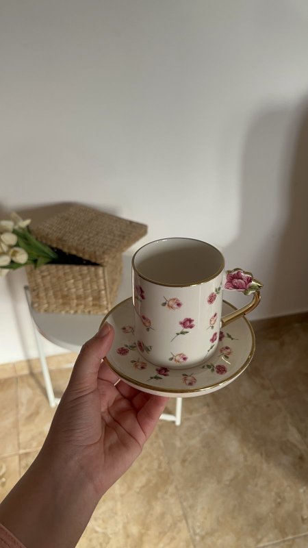 فنجان نسكافيه كلاسيك💗